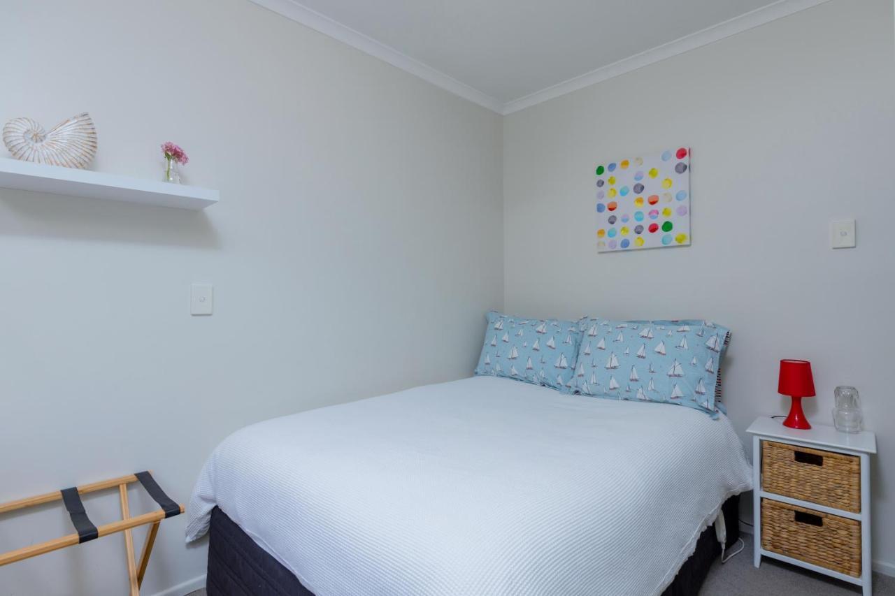 Seaview Apartment Picton Exterior photo